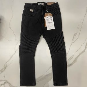 Baby Zara moto skinny jeans, brand new with tags in black color, size 3-4 years.